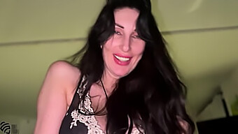 Liza Virgin Cavalca E Viene Forte In Un Video Fatto In Casa