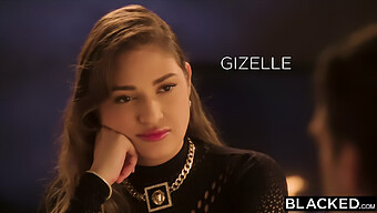 Gisele, Een Verzadigde Vixen, Verkent De Verleidelijke Grootte Van Een Grote Zwarte Lul Met Haar Alledaagse Minnaar.