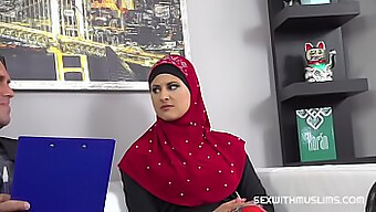 المحامي العربي يستمتع بجنس متشدد مكثف مع امرأة مسلمة