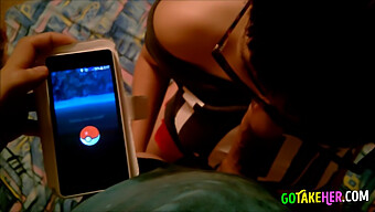 Blowjob Pov: Remaja Amatur Memperlihatkan Gerakan Istimewa Yang Diilhamkan Oleh Pokemon Go