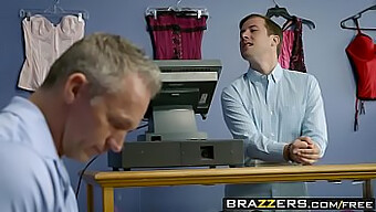 Real Wife'S Gym Mishap Turns Into Steamy Encounter In Brazzers Video