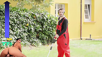 Jordi El Nino Polla Se Fait Séduire Par Les Voluptueuses Figures De Sara Retali Et De Sara Diamante - Soutien-Gorge